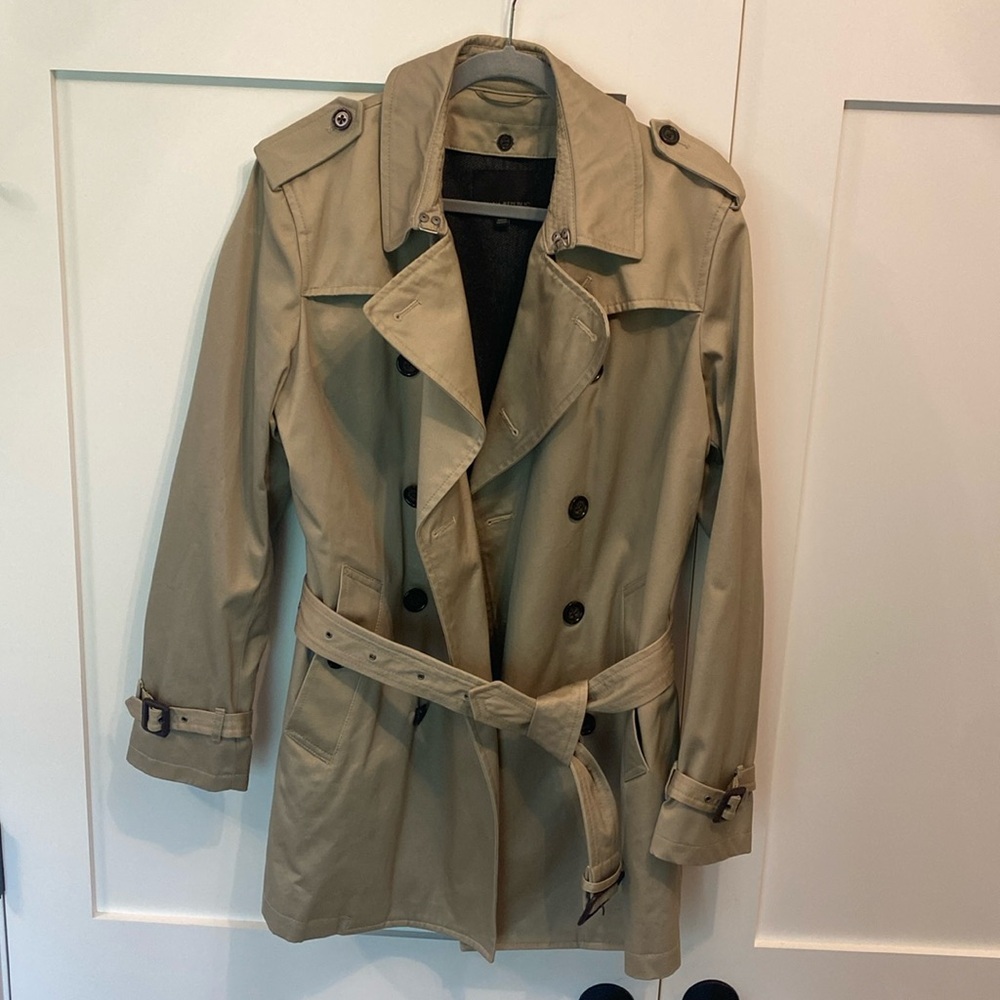 Banana Republic Men’s Water Resistant Trench Coat size Medium